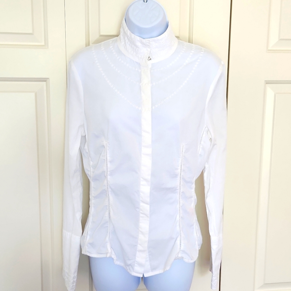 Embroidered blouse of cotton